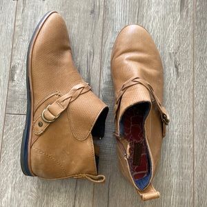 OluKai leather ankle booties